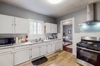 230 Champlain St in Rochester, NY - Building Photo - Building Photo