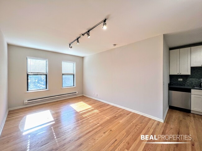 property at 2834 W Palmer St