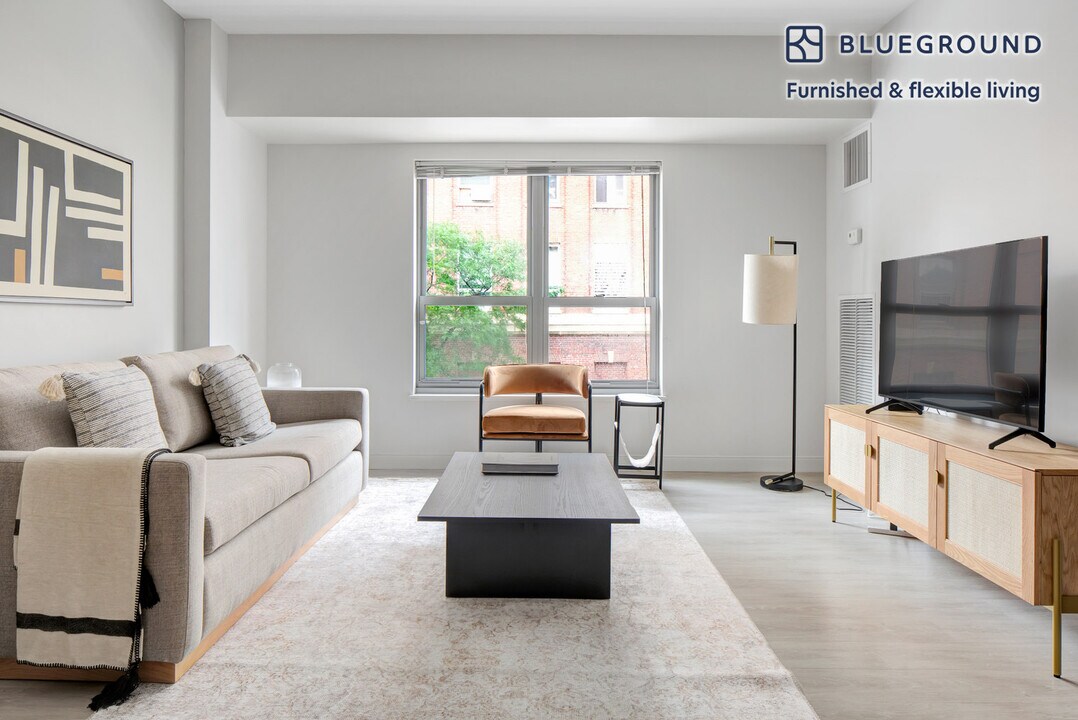 45 E Newton St-Unit -FL3-ID466 in Boston, MA - Building Photo