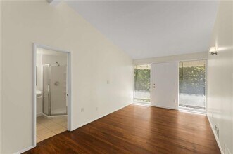 2132 Fairway Cir NE in Atlanta, GA - Building Photo - Building Photo