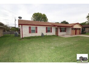 1606 Hughes Ave in Copperas Cove, TX - Building Photo - Building Photo