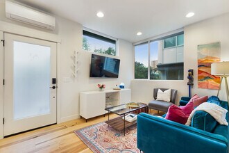 69 W Dravus St in Seattle, WA - Building Photo - Building Photo