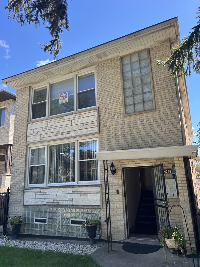 5043 W Cornelia Ave, Unit 2