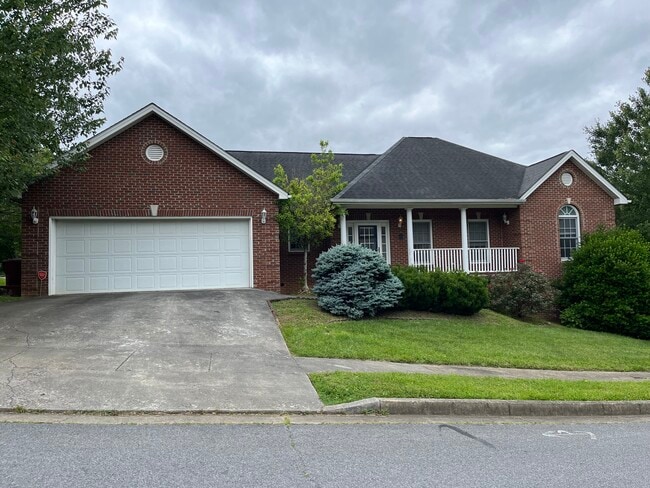 property at 2 Larchmont Ln