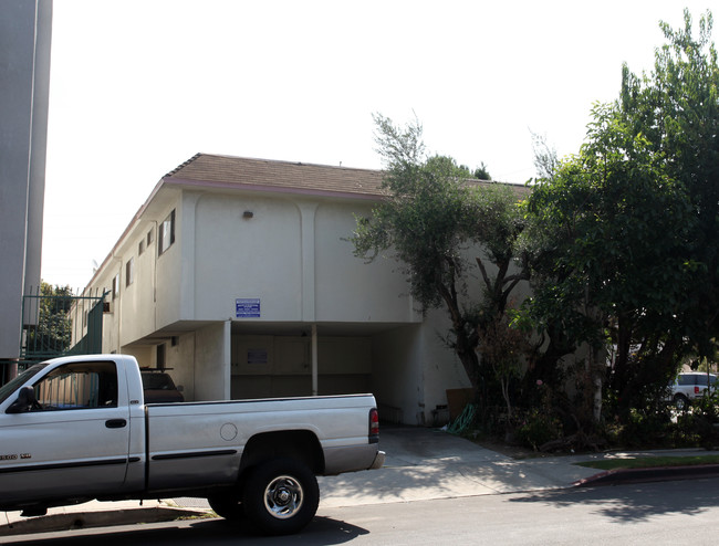 11721 Idaho Ave in Los Angeles, CA - Building Photo - Building Photo