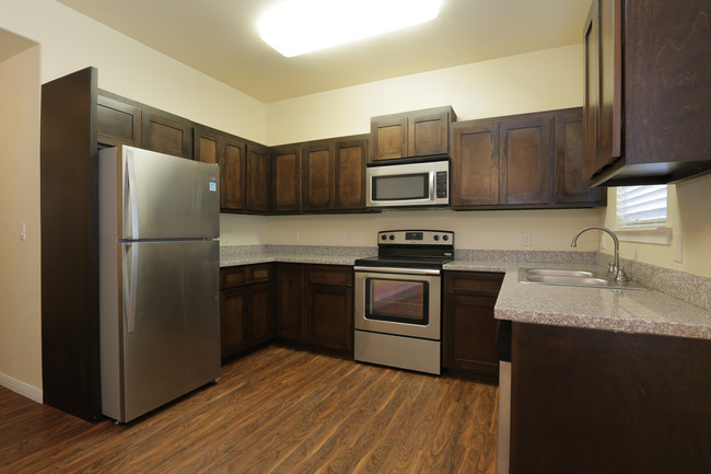 Double View Apartments in El Paso, TX - Building Photo - Interior Photo