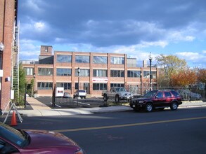 950 Dorchester Ave in Dorchester, MA - Foto de edificio - Building Photo