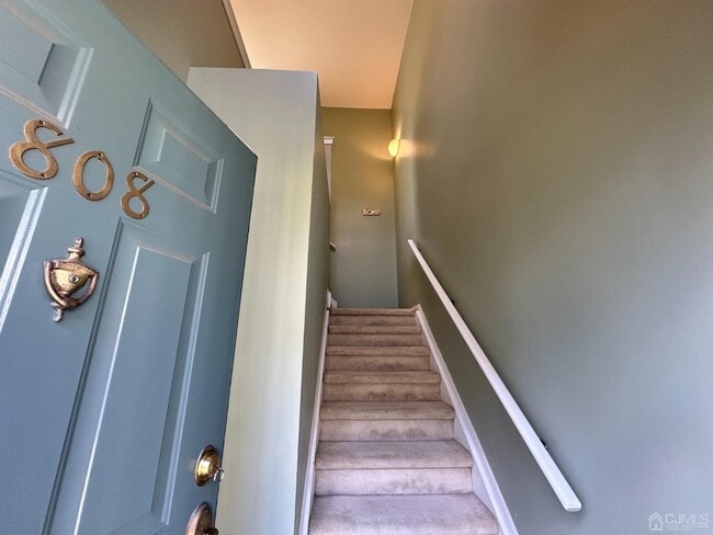 808 Cypress Ln in East Brunswick, NJ - Building Photo - Building Photo