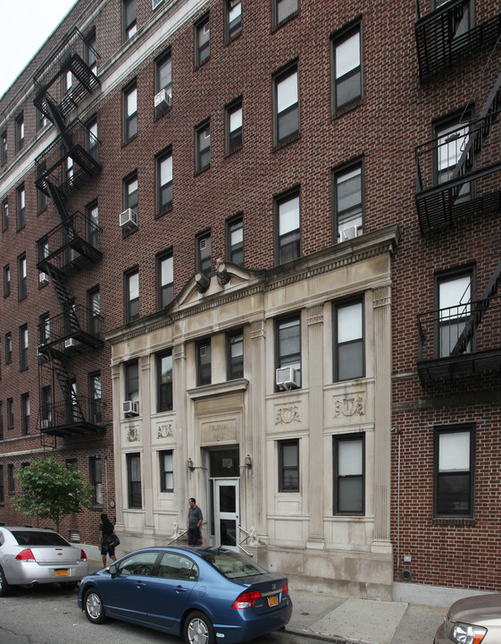 Colonial Hall in Forest Hills, NY - Building Photo