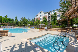 The Enclave at Potomac Club in Woodbridge, VA - Building Photo - Building Photo