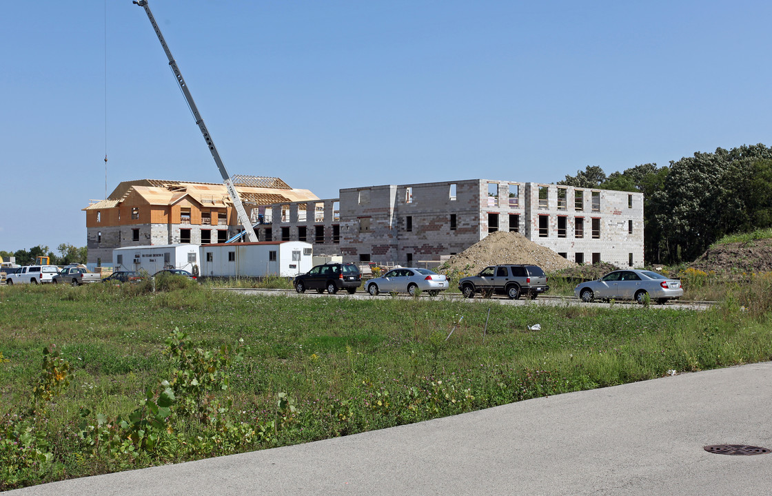 Diamond Senior Apartments of Oswego in Oswego, IL - Building Photo