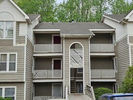 1004 Brookhollow Dr in Fayetteville, NC - Building Photo