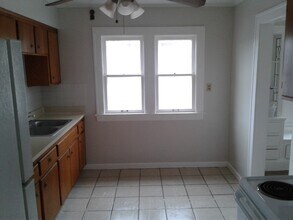 1673 Victoria Ave, Unit 2 in Lakewood, OH - Building Photo - Building Photo