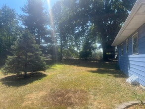 26553 May St in Edwardsburg, MI - Building Photo - Building Photo