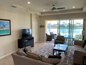 2636 Anguilla Dr in Cape Coral, FL - Foto de edificio - Building Photo