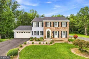 8715 Shadowlake Way in Springfield, VA - Building Photo