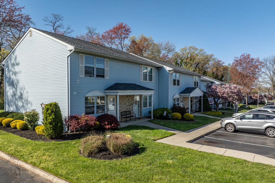 82 Cliffwood Ave in Cliffwood, NJ - Building Photo