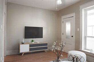526 Walker Ave in Winnipeg, MB - Building Photo - Building Photo