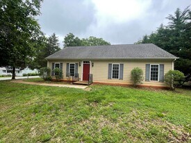 5183 Boonsboro Rd in Lynchburg, VA - Building Photo