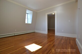 43 Bigelow St, Unit 3 in Boston, MA - Building Photo - Building Photo