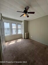 40 Pierce St in Kingston, PA - Foto de edificio - Building Photo