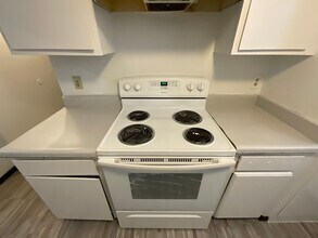 1015 SW 81st St in Oklahoma City, OK - Foto de edificio - Building Photo