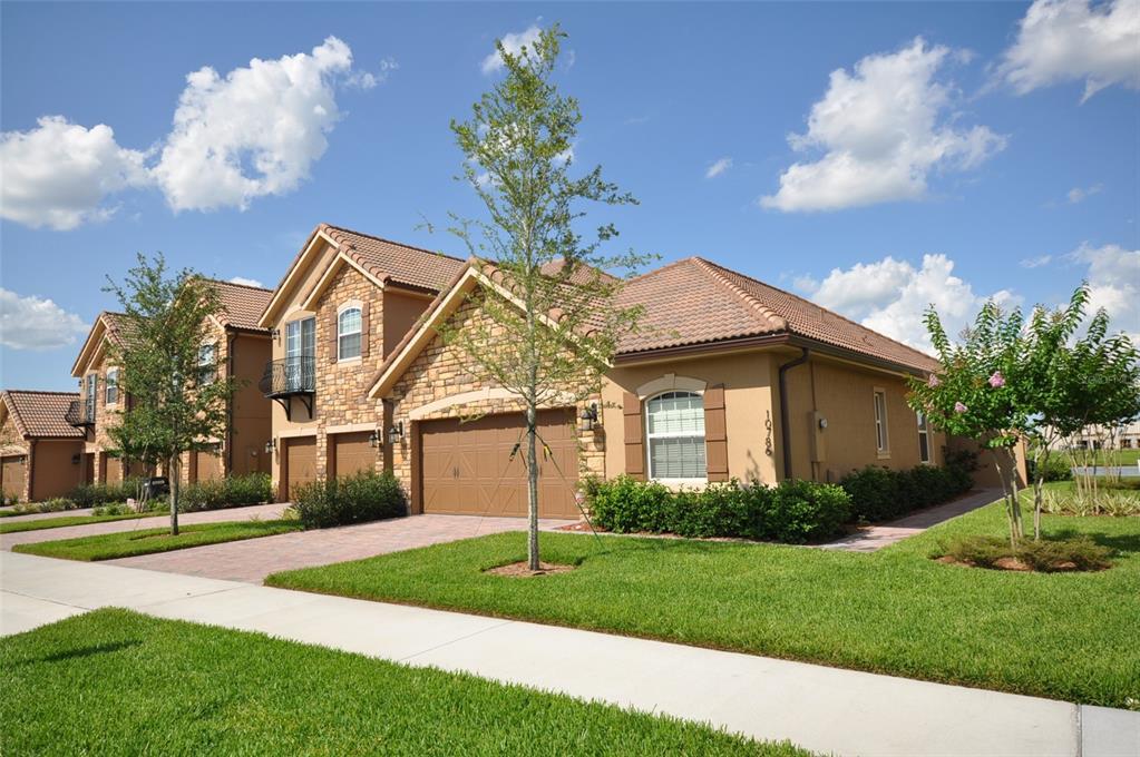 10520 Belfry Cir in Orlando, FL - Building Photo