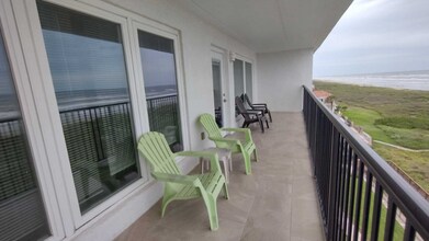 3900 Gulf Blvd in South Padre Island, TX - Foto de edificio - Building Photo