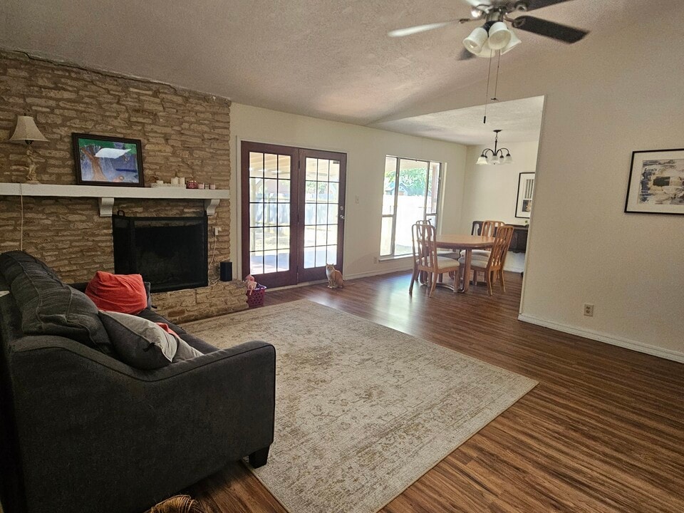 10114 Aspen St in Austin, TX - Building Photo