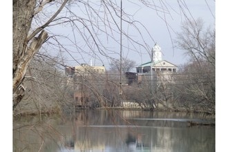 South Cannon Apartments in Shelbyville, TN - Building Photo - Other