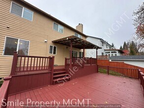 11589 SE Springcrest Dr in Clackamas, OR - Building Photo - Building Photo