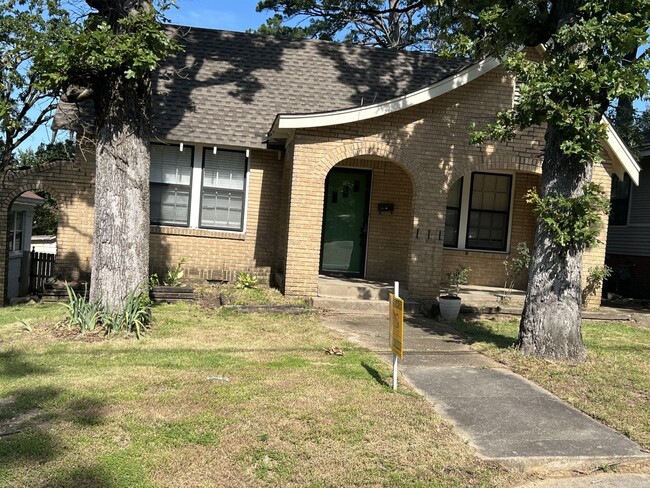 306 N Elm St