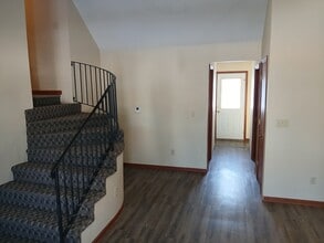 5015 Charm Ridge Dr in Jefferson City, MO - Building Photo - Building Photo