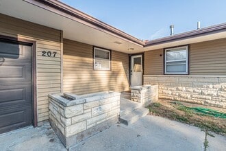 207 Whiting St in Milford, KS - Building Photo - Building Photo