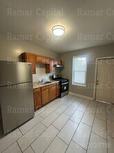 648 Clinton St in Camden, NJ - Building Photo - Building Photo