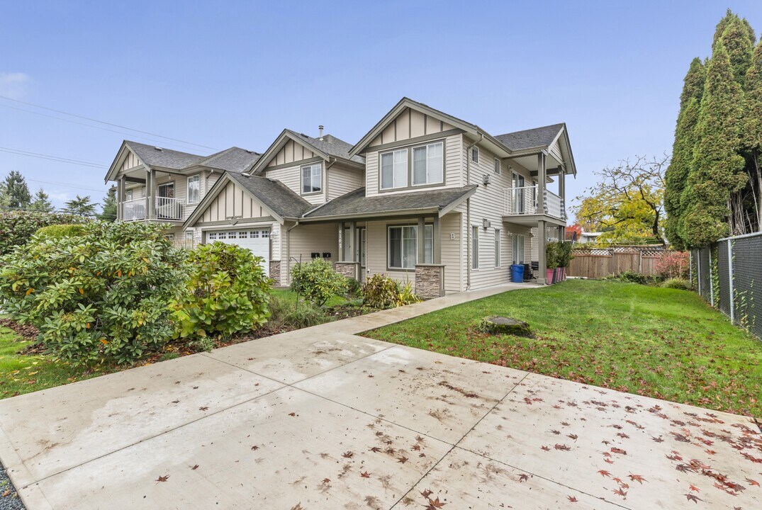 9167 Hiebert St in Chilliwack, BC - Building Photo