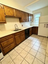 257 Powder House Blvd, Unit 1 Apartamentos