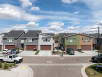 Hensley Station Townhomes in Meridian, ID - Building Photo - Building Photo