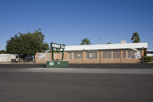 Evergreen Villa Mobile Home in Chandler, AZ - Building Photo - Building Photo