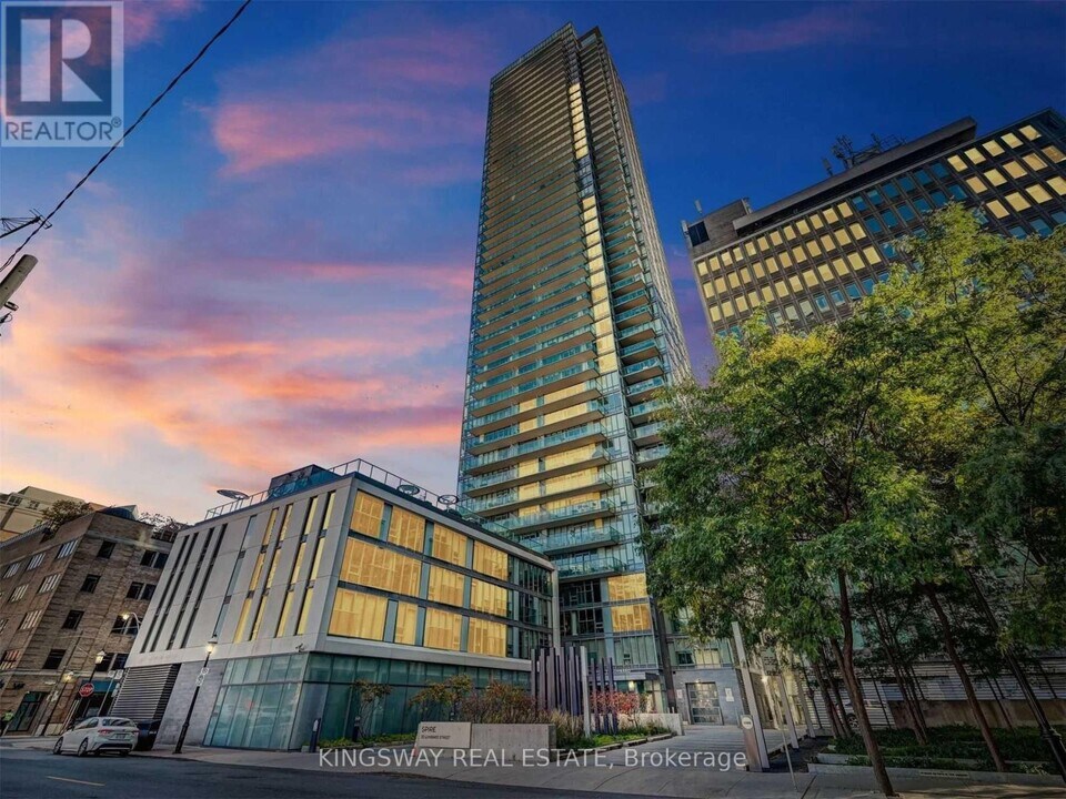 33 Lombard St in Toronto, ON - Building Photo