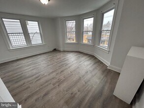 1067 S Clinton Ave in Trenton, NJ - Building Photo - Building Photo