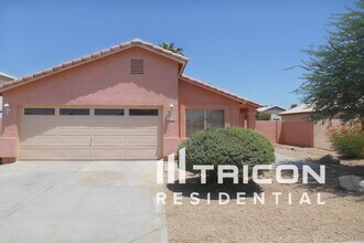 7368 W Flynn Ln in Glendale, AZ - Building Photo - Building Photo