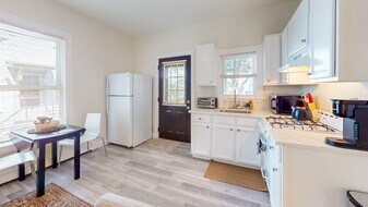 24 Hews St, Unit 1A in Cambridge, MA - Building Photo