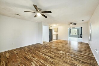 122 Co Rd 343A in Marble Falls, TX - Building Photo - Building Photo