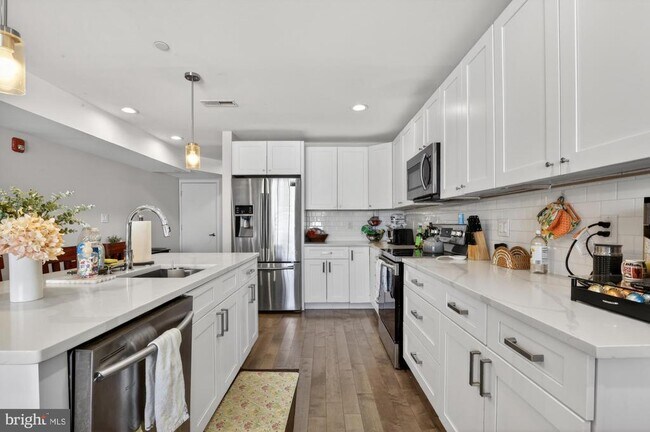 1650 Point Breeze Ave