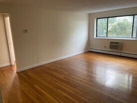 118 Dustin St in Boston, MA - Building Photo