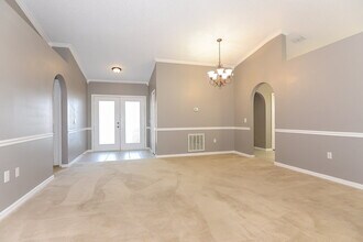 12934 Lake Vista Dr in Gibsonton, FL - Building Photo - Building Photo