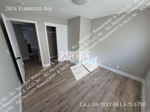 2804 Elmwood Ave in Bakersfield, CA - Building Photo - Building Photo