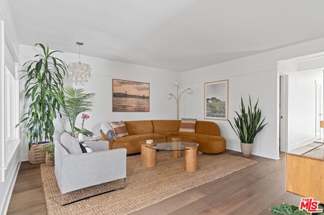 property at 1613 Cabrillo Ave