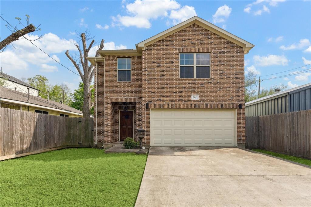 702 E 37th St in Houston, TX - Building Photo